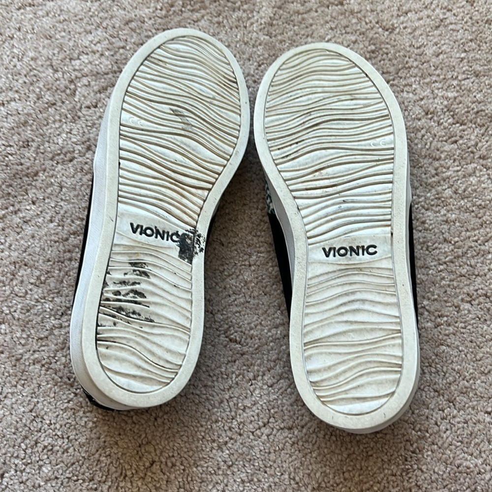 Vionic Slip-on Loafer - Picture 5 of 7
